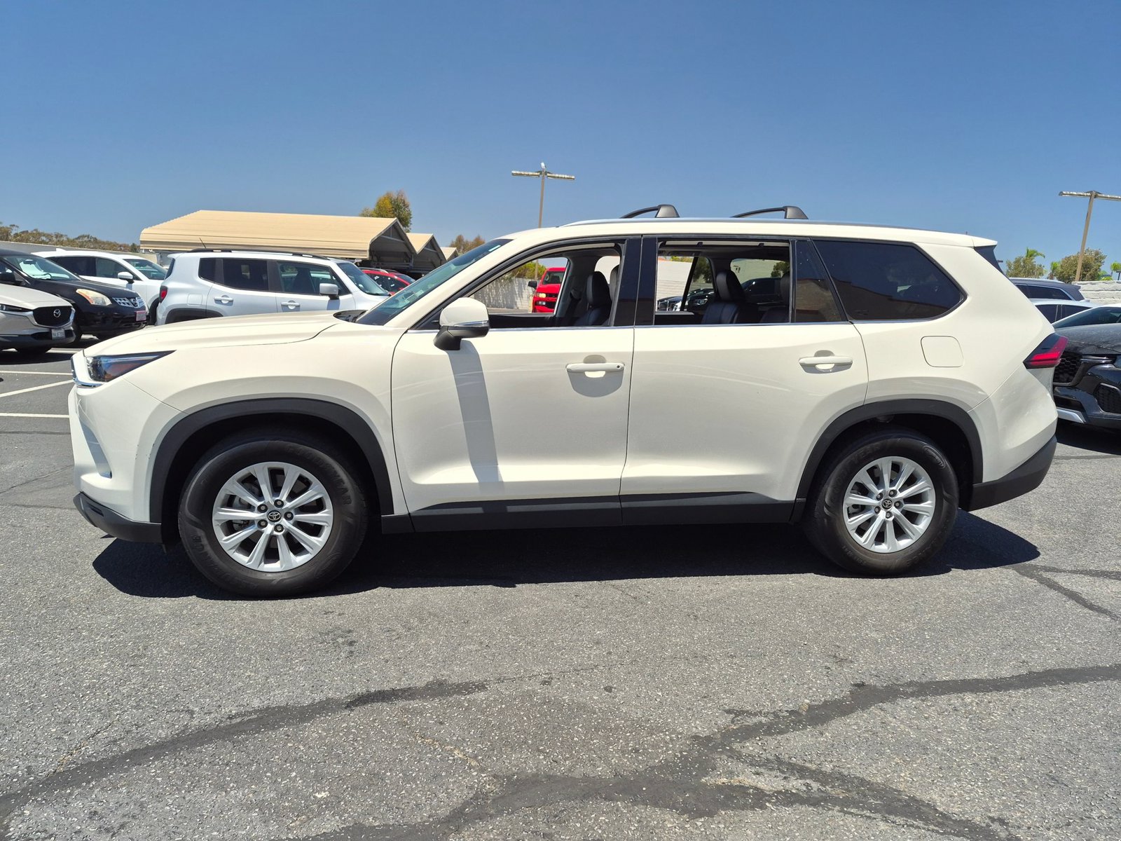 toyota grand highlander 2024 5TDAAAB5XRS037504 image toyota grand highlander 2024 5TDAAAB5XRS037504 image